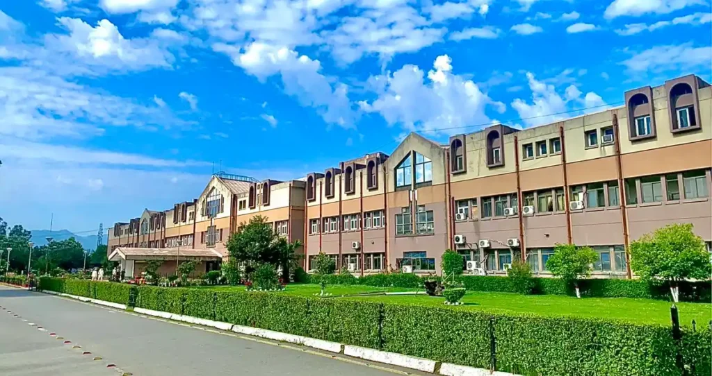 Porta cabin site office and office container in Abbottabad — Porta cabin abbottabad | AL Rehmat Container Terminal